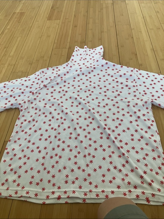 Nutcracker Tops - Women’s White Mock Neck Top with Red Daisy Print